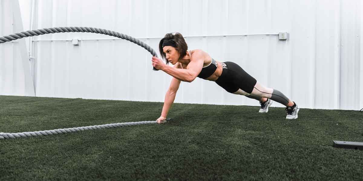 dana linn bailey working out with ropes 