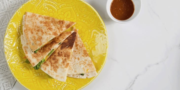 healthy-chicken-quesadilla-recipe-Trifecta-meal-prep